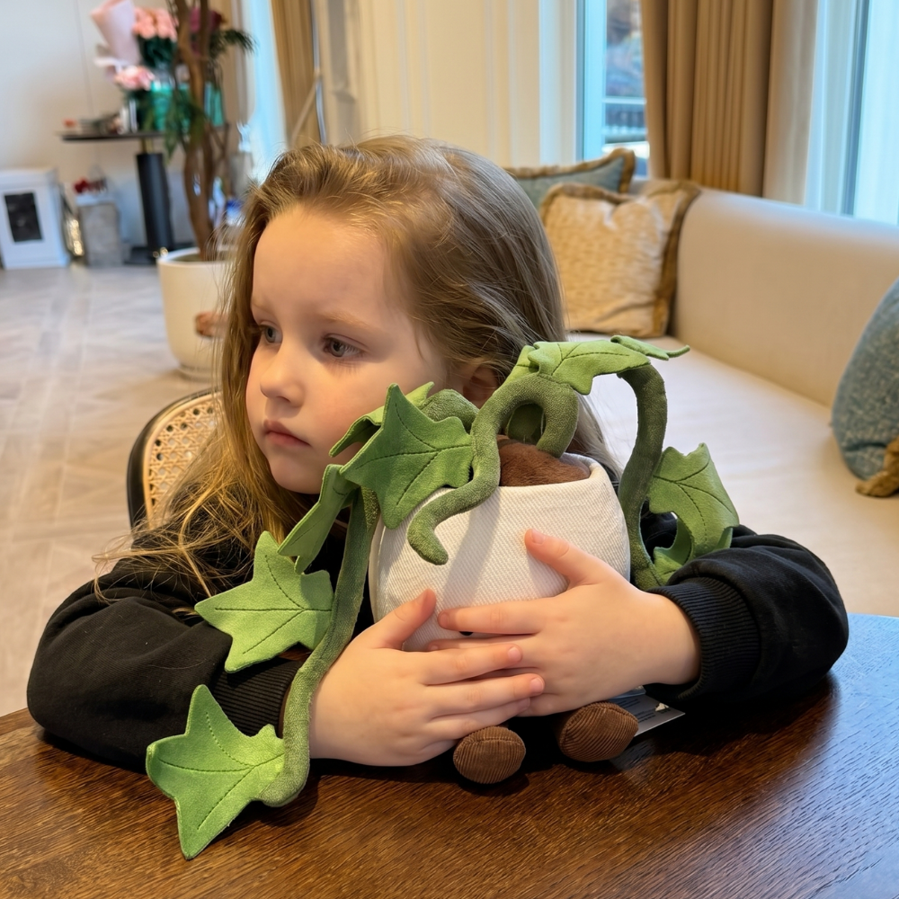 IvyCuddle – Ivy Plant Plush in Pot